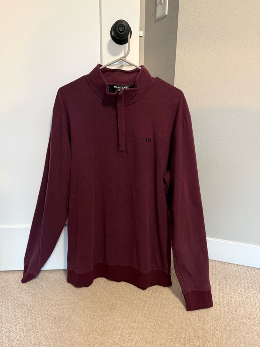 Travis Mathew Men's Quarter Zip Sweatshirt Pullover in Burgundy - XL